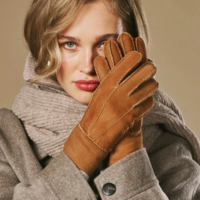 Roxanne (camel) - Women’s patchwork sheepskin gloves with warm sheep fur lining