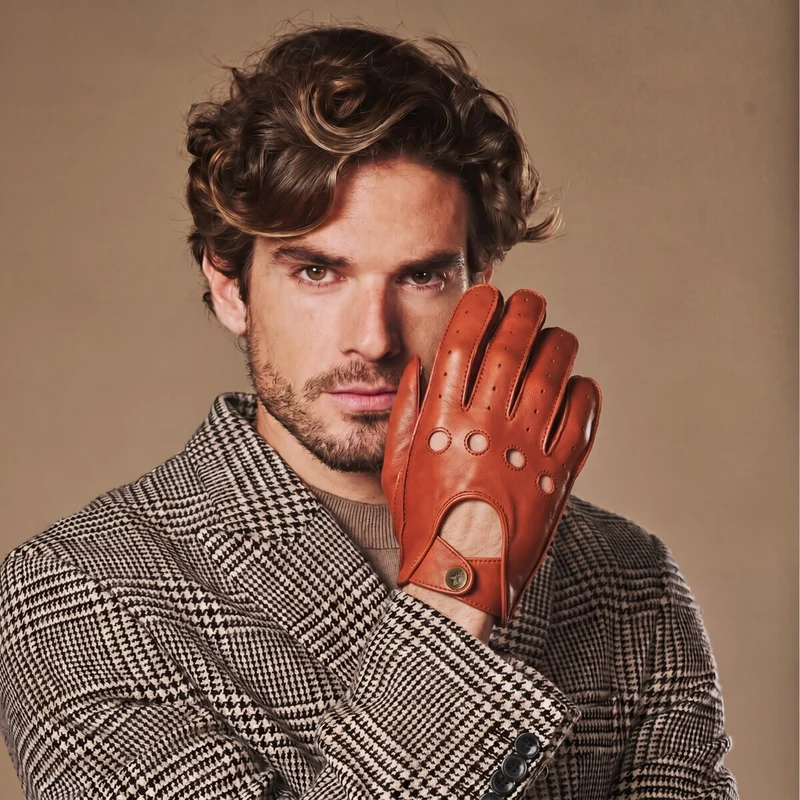 Gosling (cognac) – Classic men's lambskin driving gloves with touchscreen feature