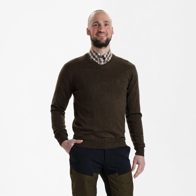 Deerhunter Kingston met V-hals donkerbruin