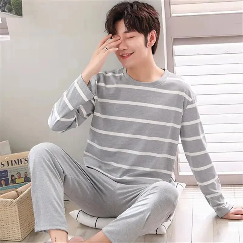 Pyjamaset voor heren voor ultiem comfort en stijl.