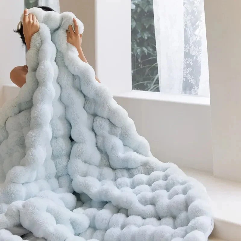 Double-lined relaxing warm cloud-shaped blanket - Designed for sofa and bed