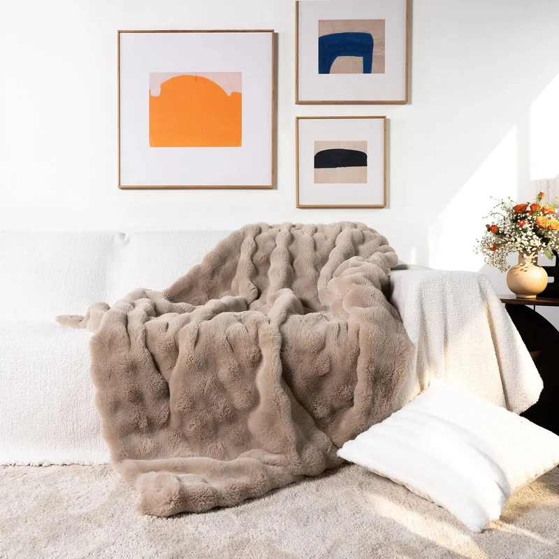 Double-lined relaxing warm cloud-shaped blanket - Designed for sofa and bed